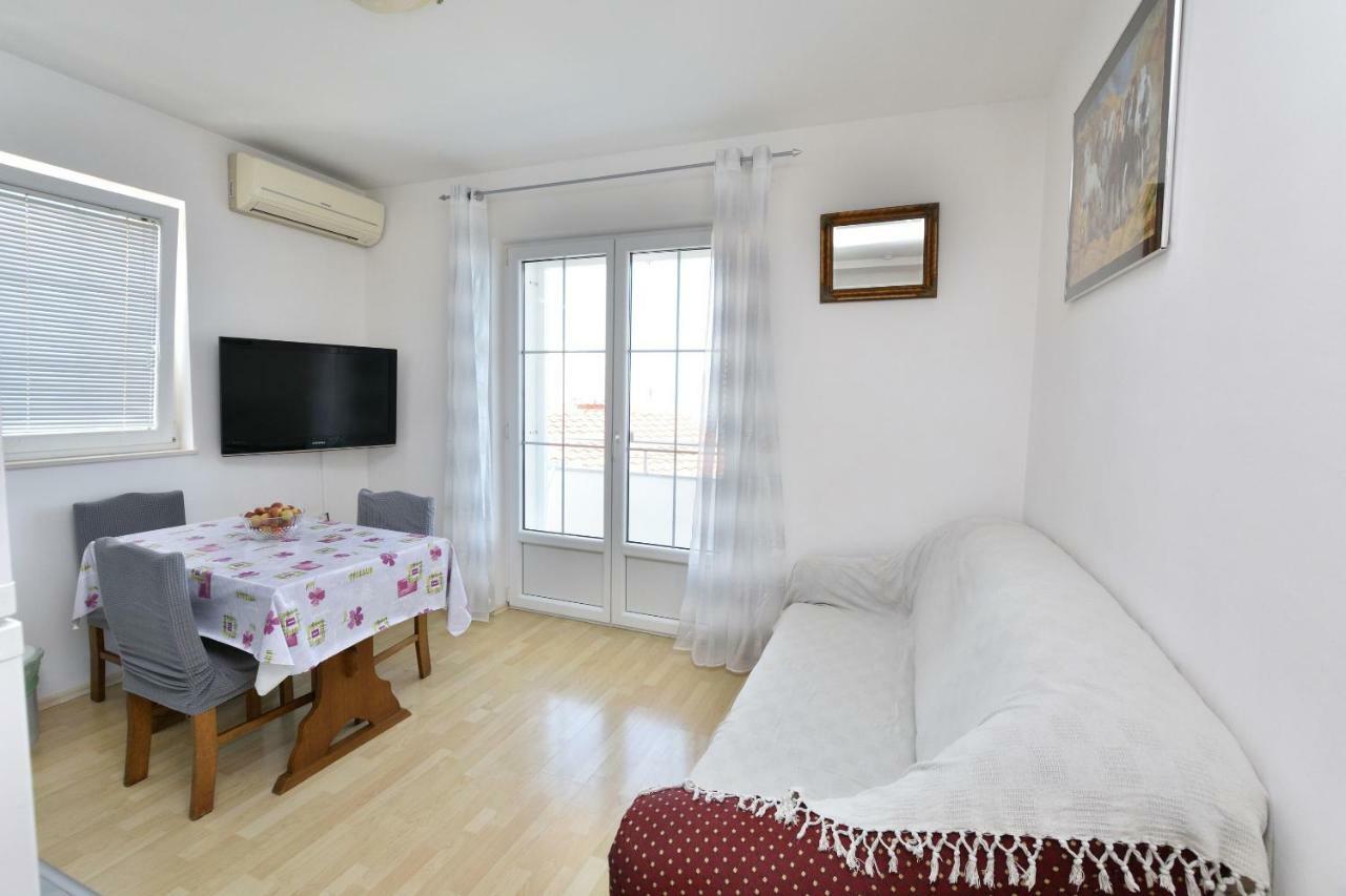 Apartments Brico Primosten Exterior photo